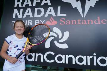 Previa sin tregua en Telde en el Rafa Nadal Tour by Santander Gran Canaria 2022/TA.